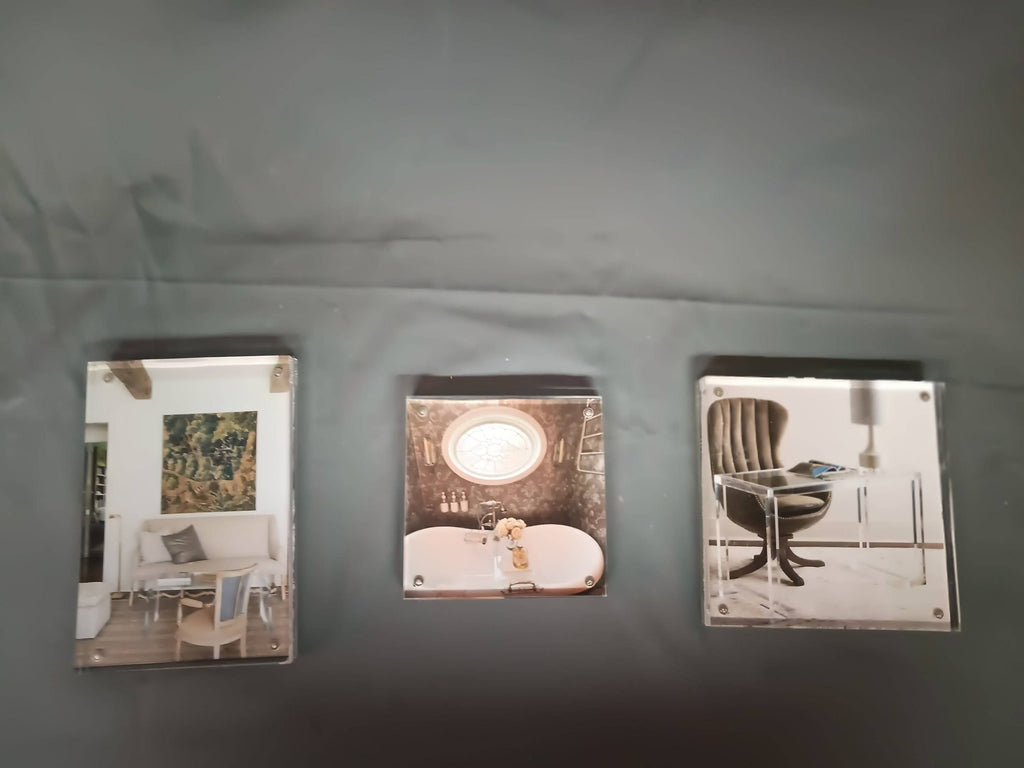 Acrylic Freestanding Double Sided Frameless Plexiglas Stand