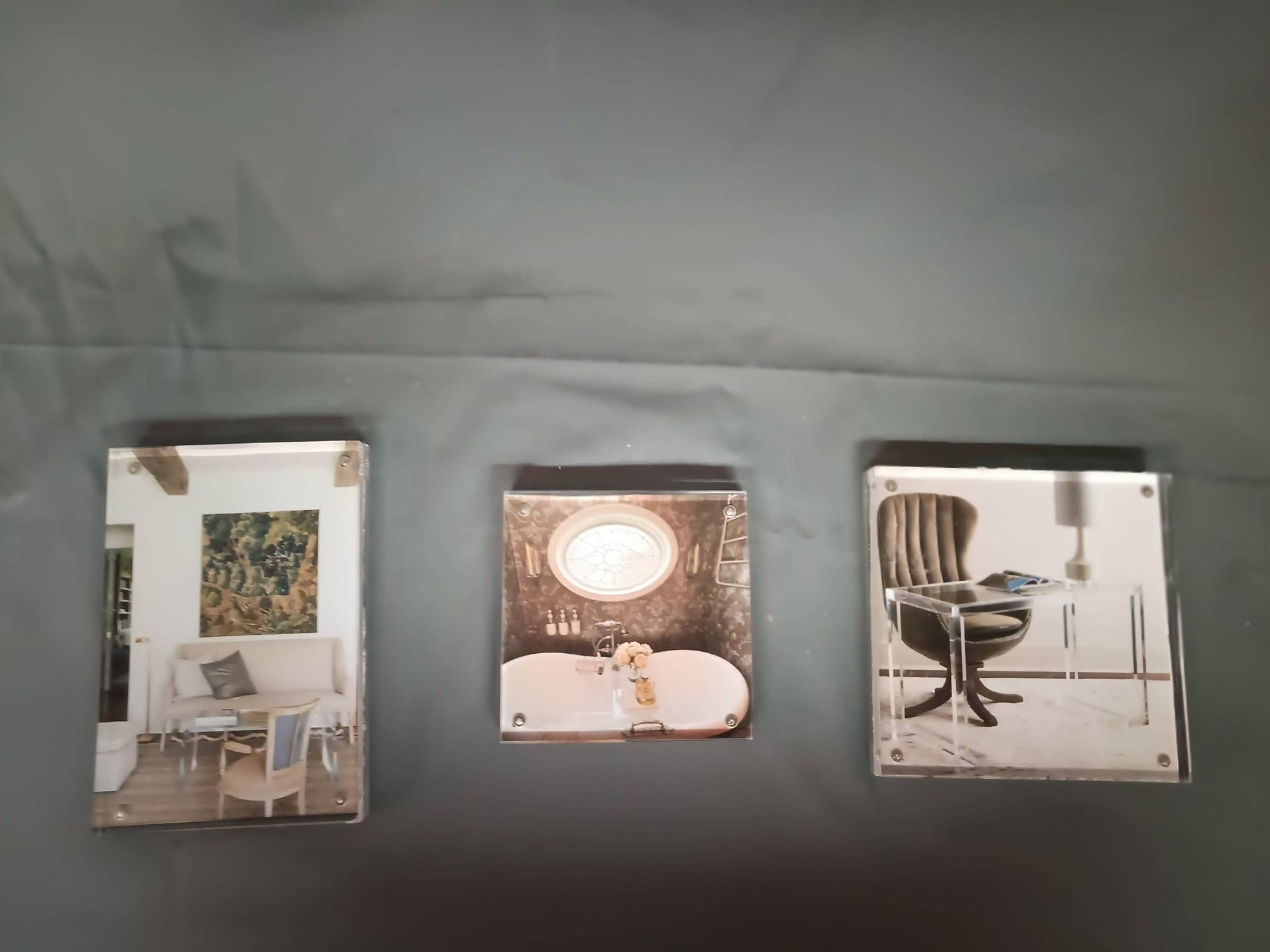 Acrylic Freestanding Double Sided Frameless Plexiglas Stand