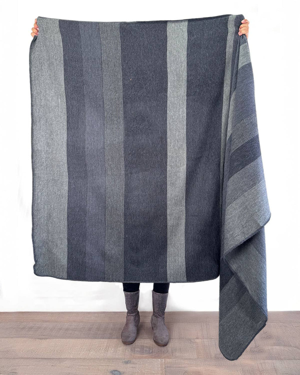 Alpaca Throw - Charcoal